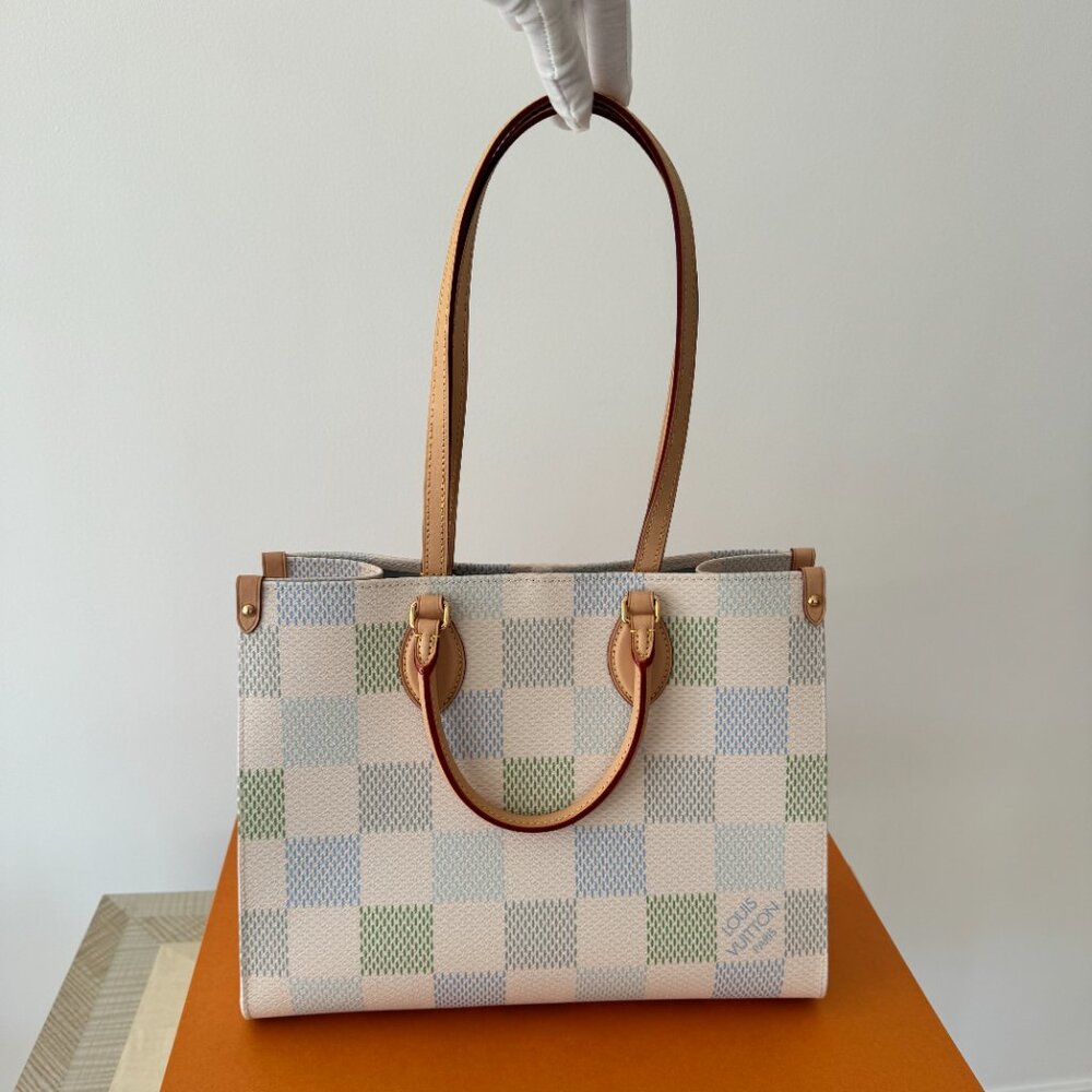 LOUIS VUITTON OnTheGo MM Damier Canvas in Pistache *NEW* - Picture 6 of 12